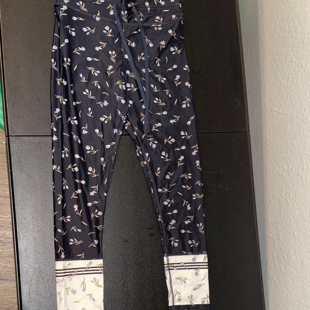 The Upside Navy Floral Pull-On Leggings with Cream Contrast Cuffs